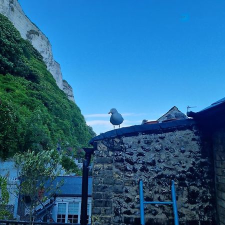 First And Last Youth Hostel Dover Bagian luar foto