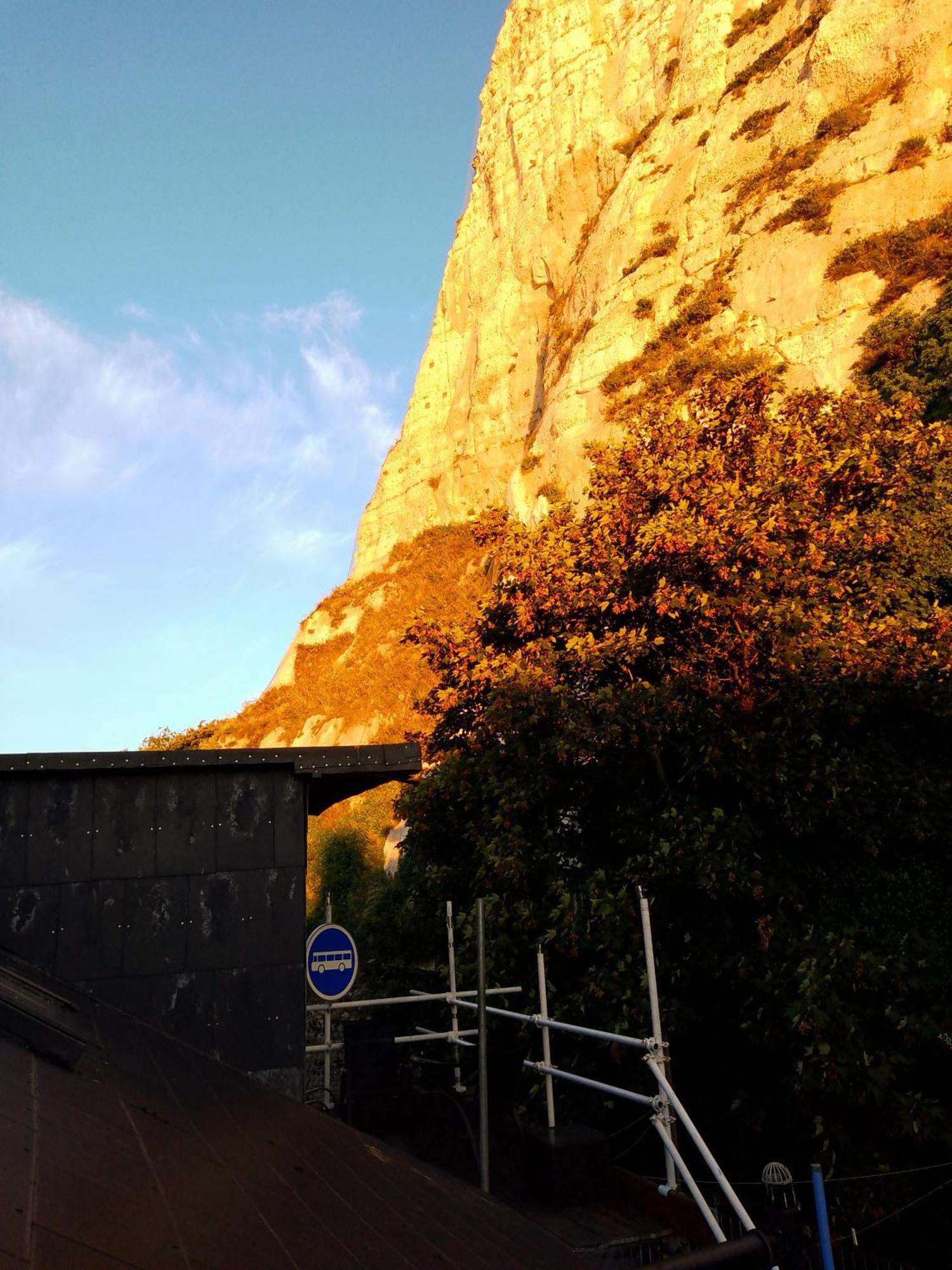 First And Last Youth Hostel Dover Bagian luar foto